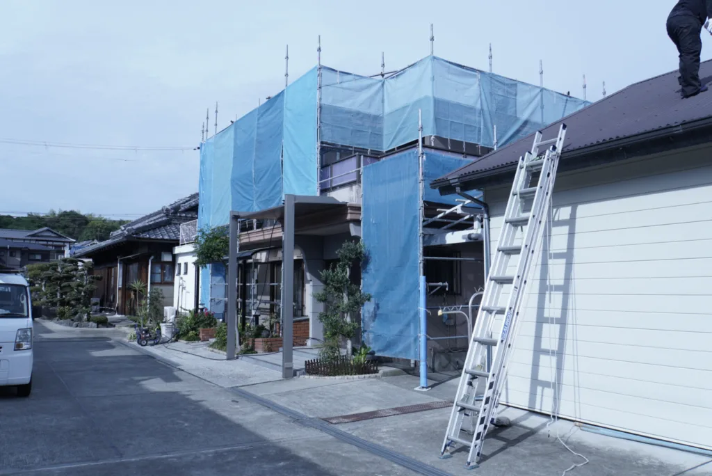 大阪府和泉市 M様邸｜陸屋根 遮熱防水工事・外壁塗装（施工中）