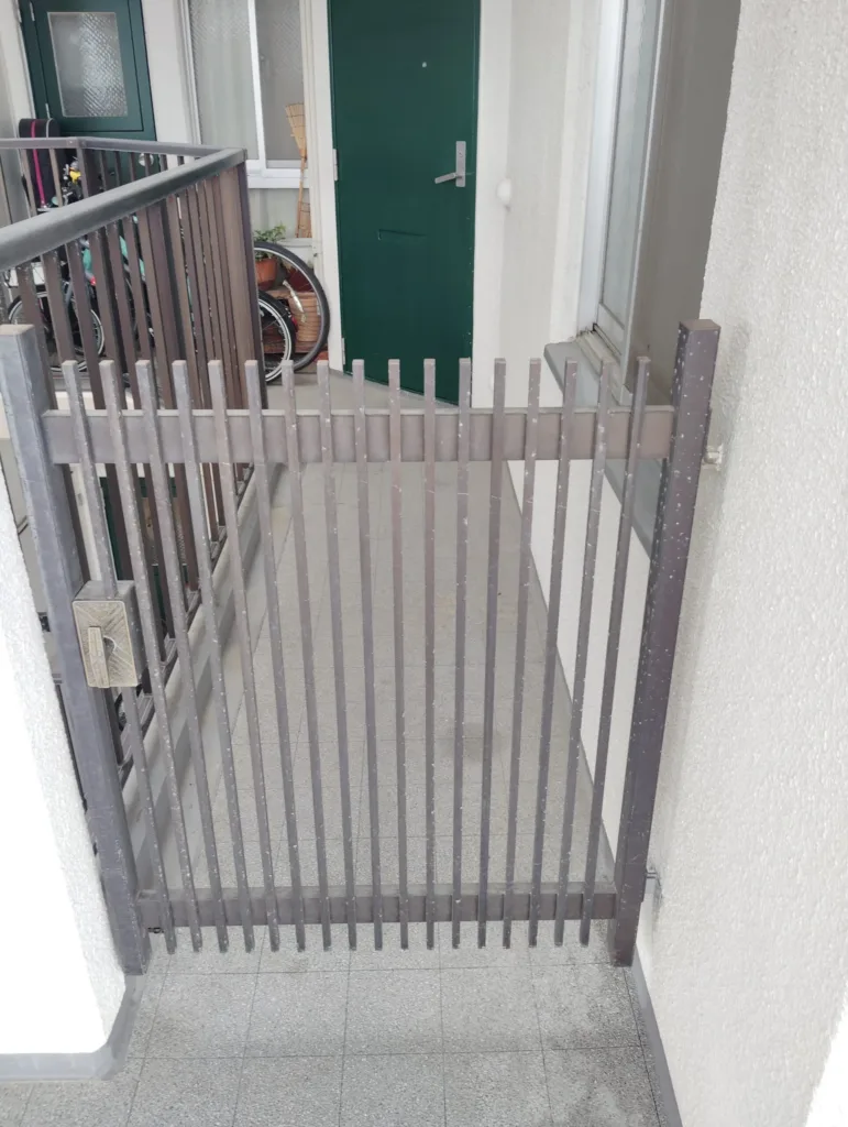 堺市鳳マンション｜門扉修理（施工後）
