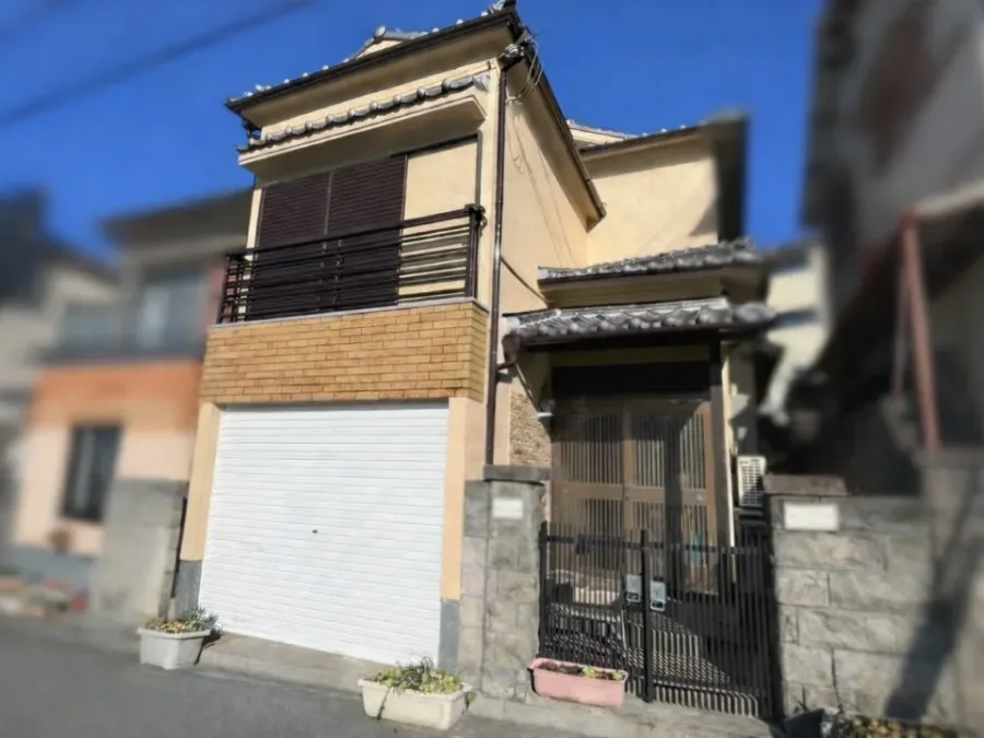 兵庫県川西市 S様邸｜外壁塗装・庇補修・シャッター塗装（施工後）